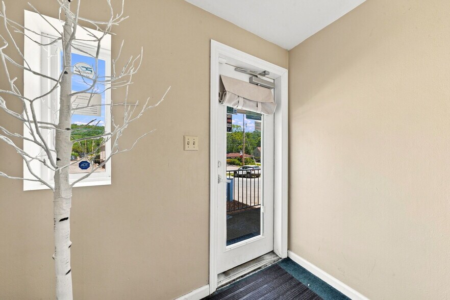 More Photos Of 1802 Lincoln Way, McKeesport Medical For Sale