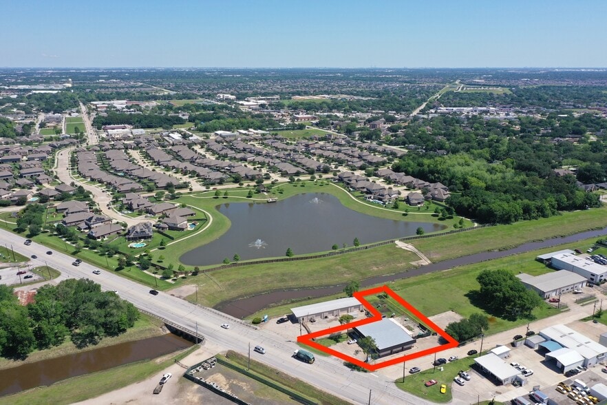 More Photos Of 3111 S Main St, Pearland Warehouse For Sale