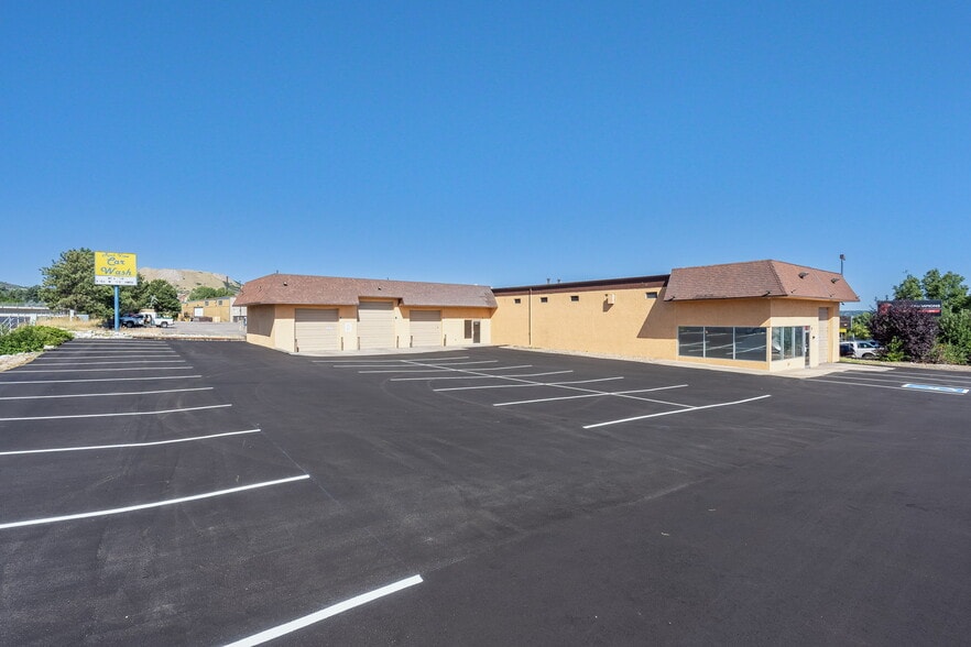 More Photos Of 1015 Park St, Castle Rock Auto Dealership For Lease