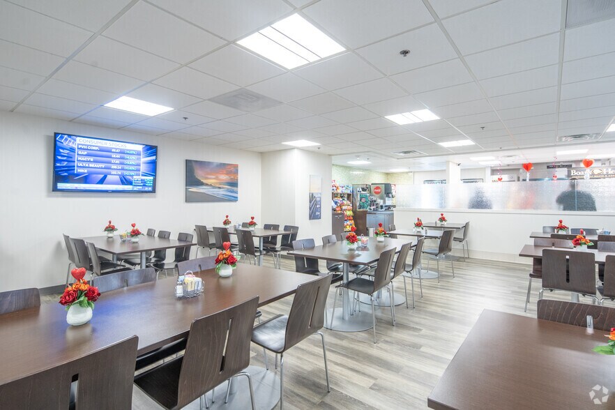 More Photos Of 12222 Merit Dr, Dallas Office For Lease
