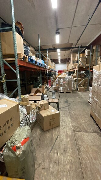 More Photos Of 8949 129 St, Richmond Hill Warehouse For Lease