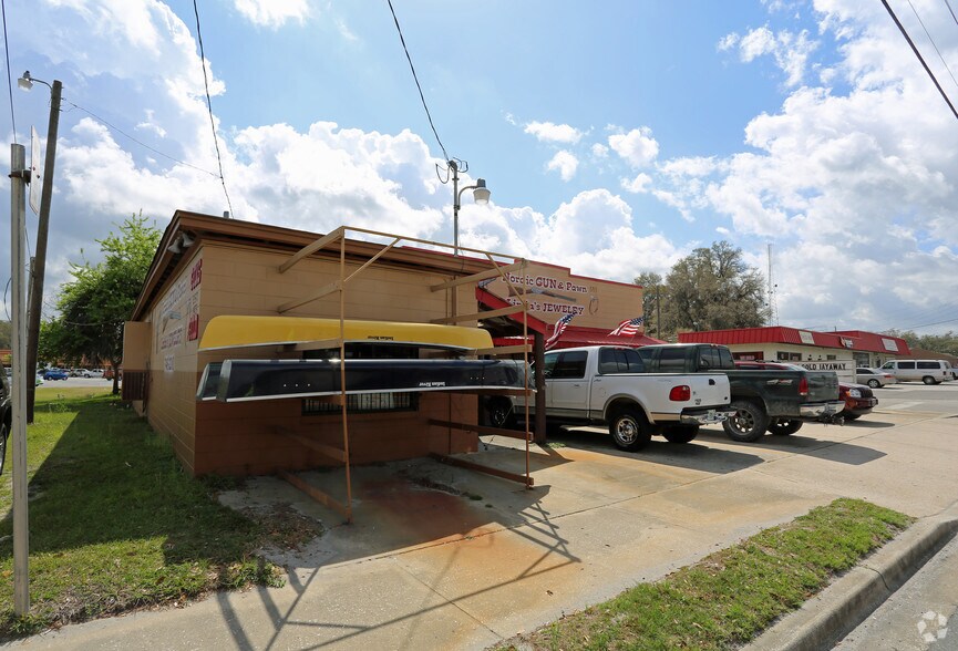 More Photos Of 324 S Main St, Wildwood Freestanding For Sale