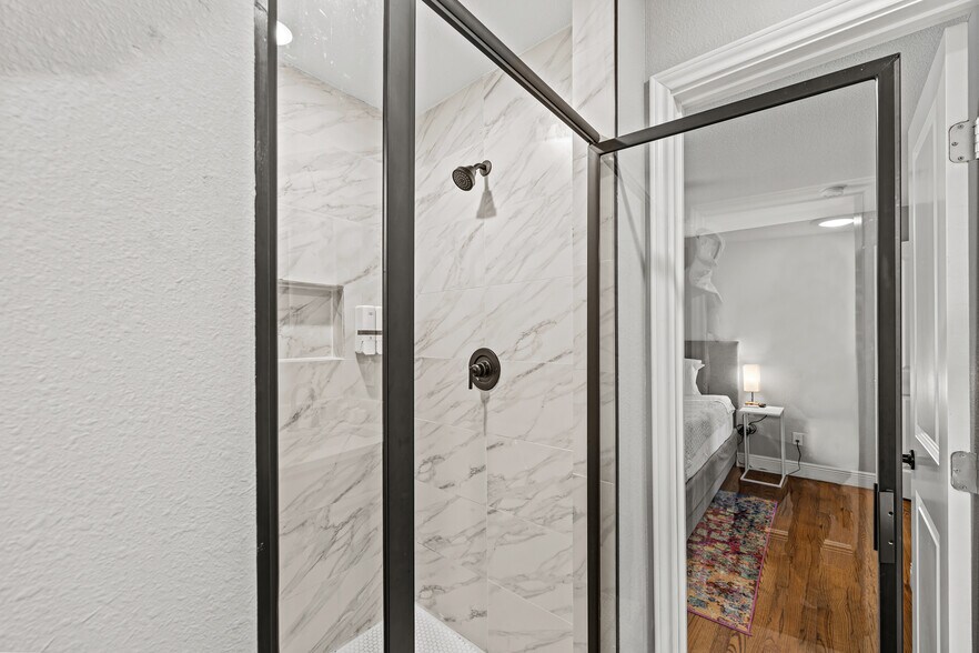 More Photos Of 2512 Calumet St, Houston Apartments For Sale