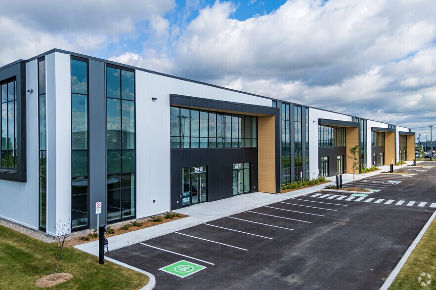 Primary Photo Of 650 Rue Louis-Blériot, Mascouche Distribution For Sale