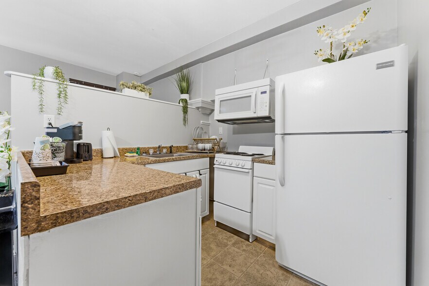 More Photos Of 160 Fayette St, Morgantown Apartments For Sale