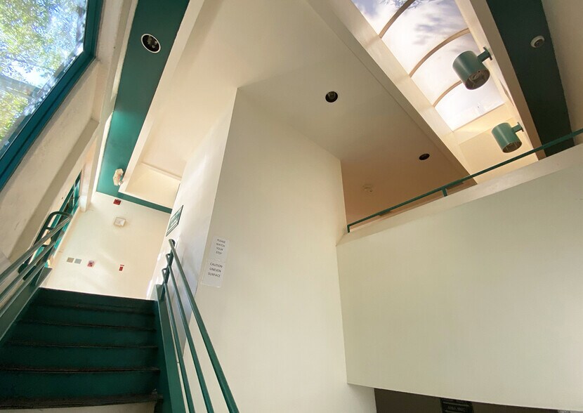 More Photos Of 600 1st St NW, Albuquerque Office For Sale