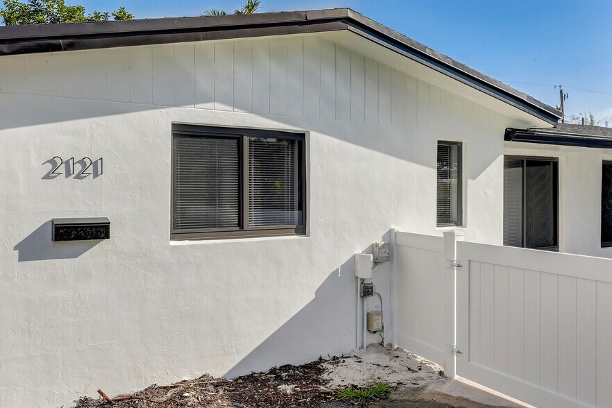 More Photos Of 2121 NE 51st Ct, Fort Lauderdale Apartments For Sale