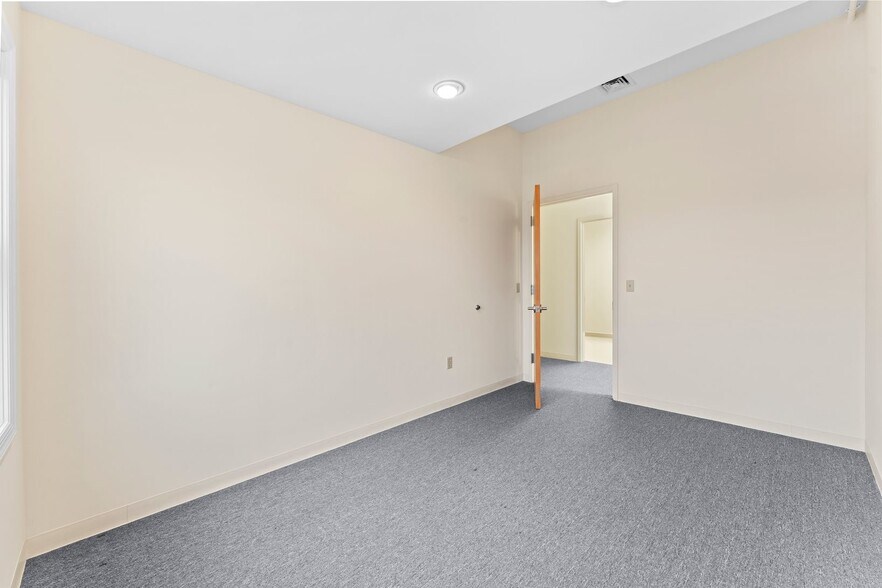 More Photos Of 17 Elm Ave, Hackensack Rehabilitation Center For Lease