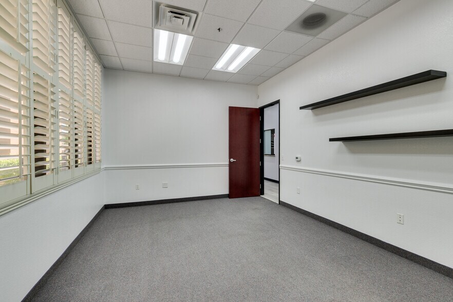 More Photos Of 1820 E Warm Springs Rd, Las Vegas Medical For Sale