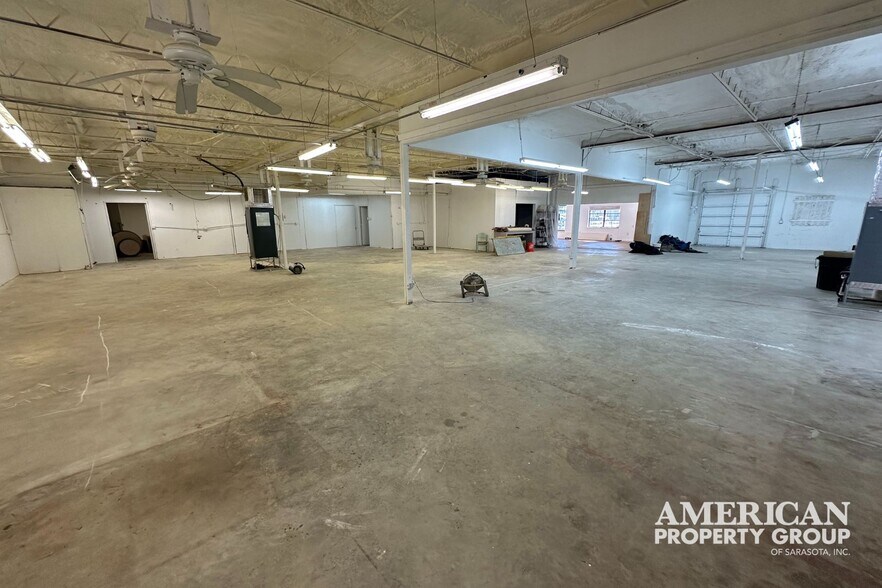 More Photos Of 1681 11th St, Sarasota Light Manufacturing For Sale
