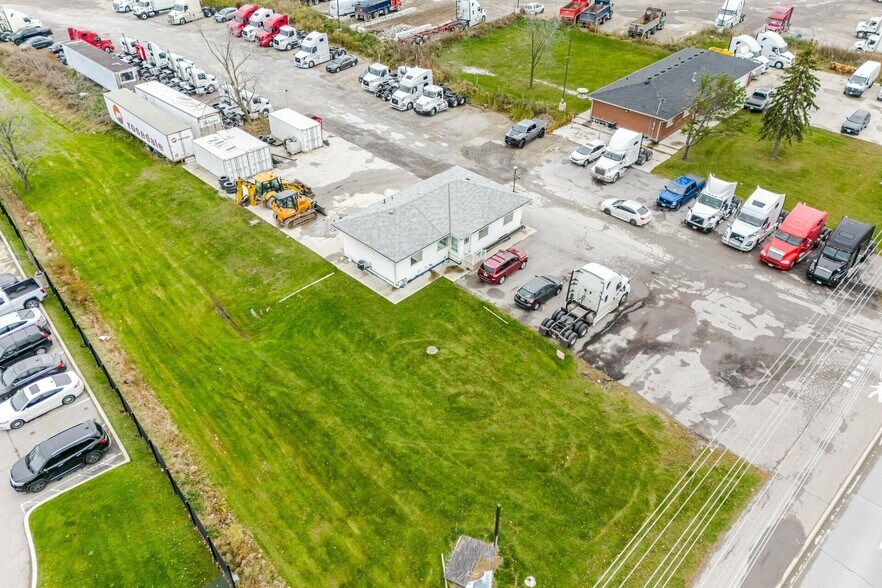 More Photos Of 140 Derry Rd E, Mississauga Office For Sale