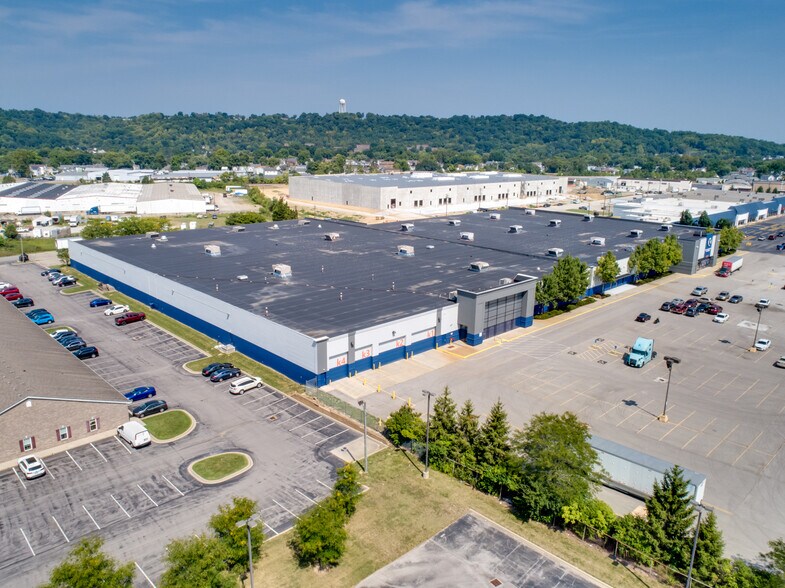More Photos Of 4101 Winston Ave, Covington Flex For Lease