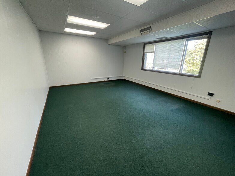 More Photos Of 6420 W 127th St, Palos Heights Office For Lease