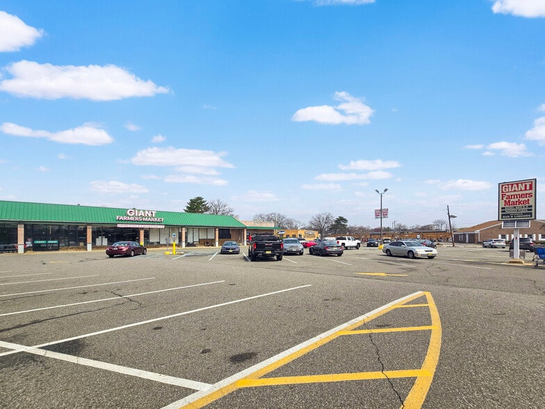 Primary Photo Of 19-21 Wyckoff Ave, Waldwick Unknown For Lease