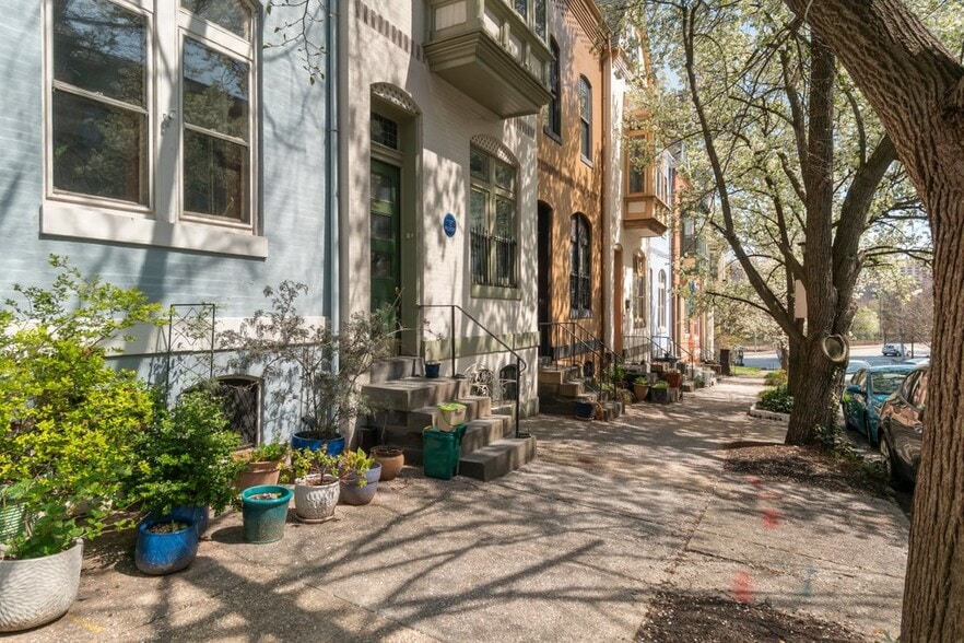 More Photos Of 1215 John St, Baltimore Multifamily For Sale