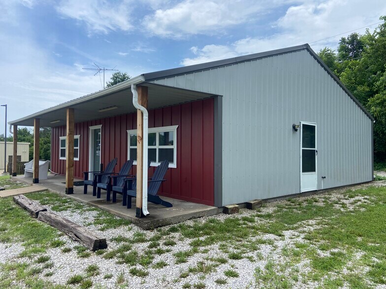 More Photos Of 215 S Washington Ave, Walnut Grove Restaurant For Sale