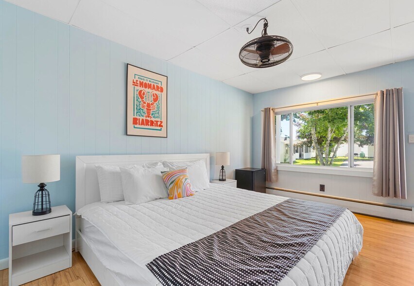 More Photos Of 773 Post Rd, Wells Hotel For Sale