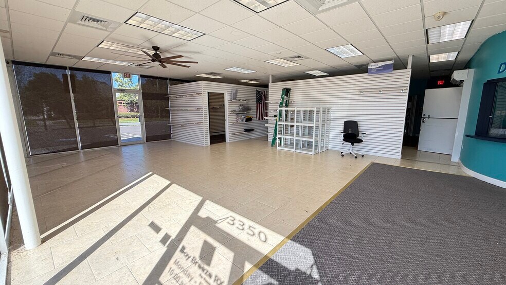 More Photos Of 3350-3390 E Bay Dr, Largo Storefront For Lease