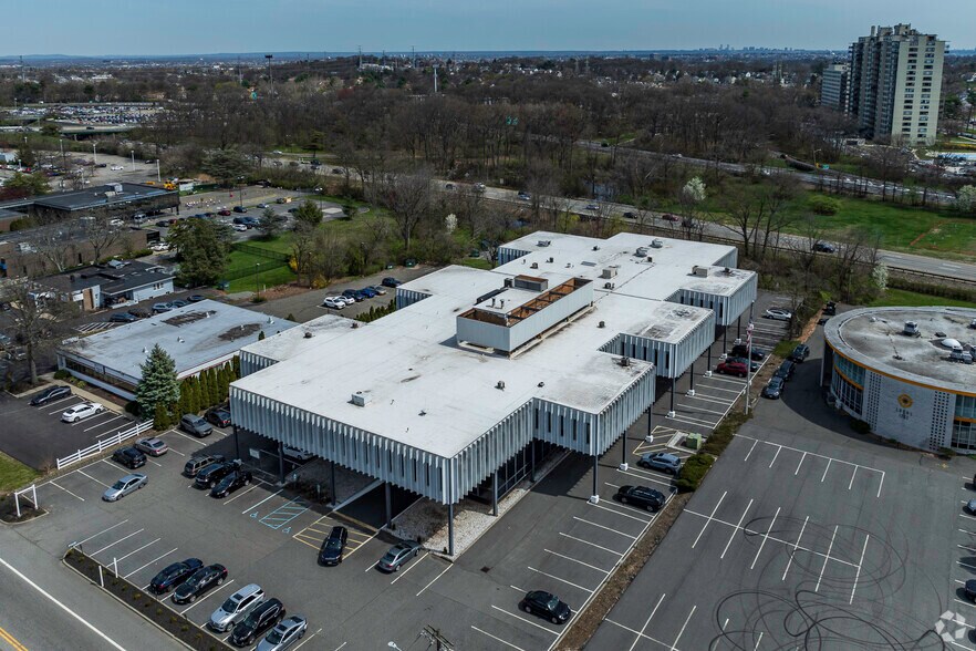 More Photos Of 1373 Broad St, Clifton Office For Lease