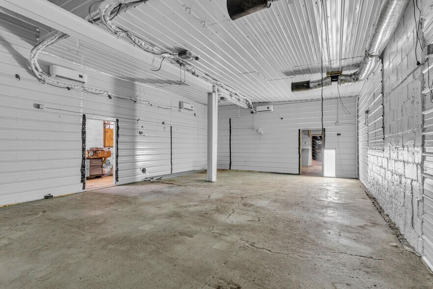 More Photos Of 2419 E Michigan Ave, Jackson Warehouse For Sale