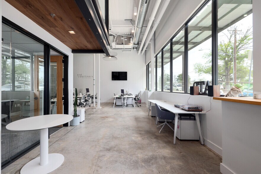 More Photos Of 1800 E 4th St, Austin Multifamily For Sale