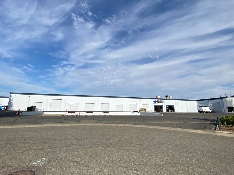 More Photos Of 10170 Croydon Way, Sacramento Distribution For Lease