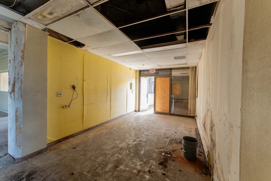 More Photos Of 917 Kokea St, Honolulu Office For Lease