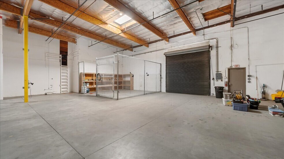 More Photos Of 73814 Dinah Shore Dr, Palm Desert Warehouse For Sale