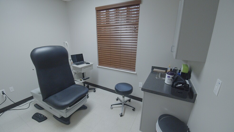 More Photos Of 203 Oakside Ln, Canton Medical For Sale