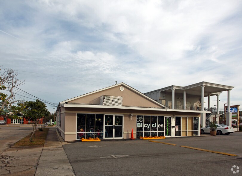 More Photos Of 2029-2041 Airport Blvd, Mobile Unknown For Lease