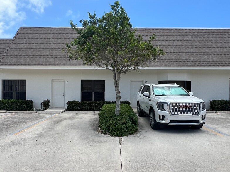 More Photos Of 212 N U.S. Hwy 1, Tequesta Warehouse For Sale