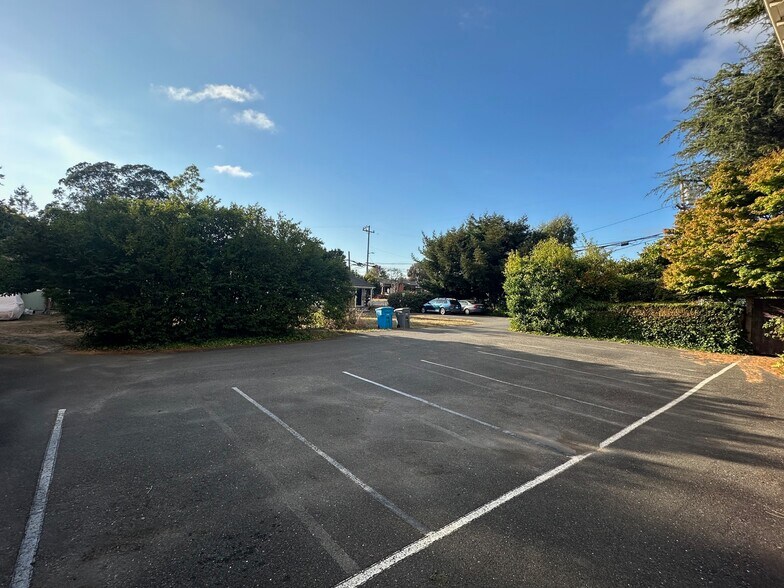 More Photos Of 1369 G St, Arcata Office Residential For Sale