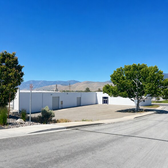 Primary Photo Of 3905 Fairview Dr, Carson City Distribution For Lease