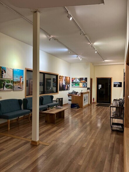 More Photos Of 75-79 E Jericho Tpke, Mineola Storefront Retail Office For Lease