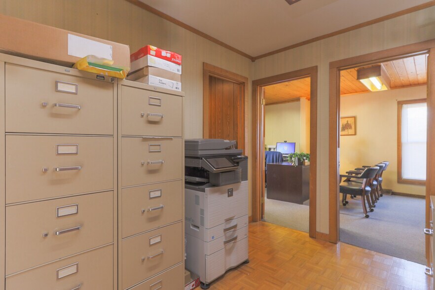 More Photos Of 113 Court St, Pickens Office For Lease