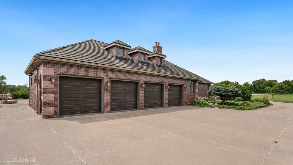 More Photos Of 2608 N Jefferson Way, Indianola Land For Sale