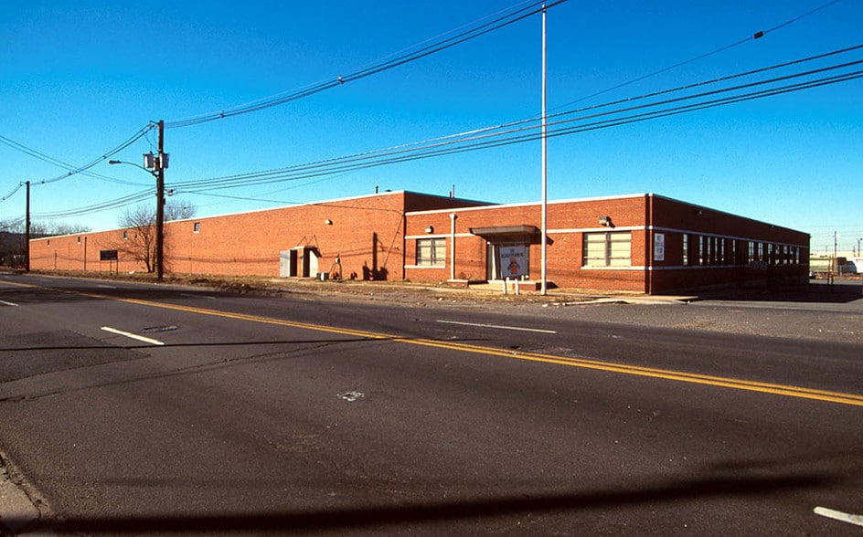 Primary Photo Of 5901 Tonnelle Ave, North Bergen Warehouse For Lease