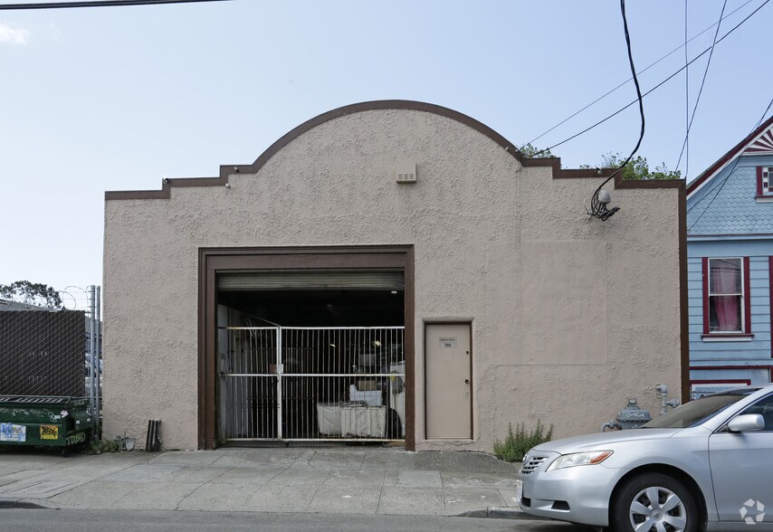 More Photos Of 705 37th St, Oakland Warehouse For Sale