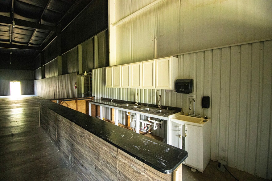 More Photos Of 6817 TX-42, Kilgore Land For Sale