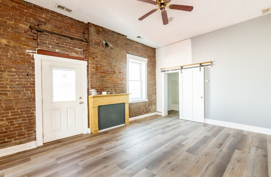 More Photos Of 1032 Story Ave, Louisville Bar For Lease