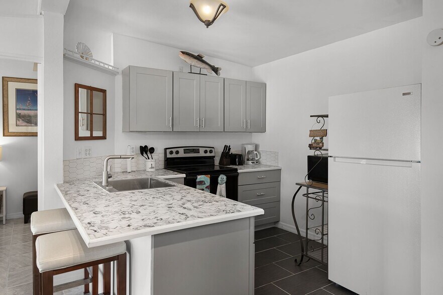 More Photos Of 13901 Old Dixie Hwy, Hudson Multifamily For Sale