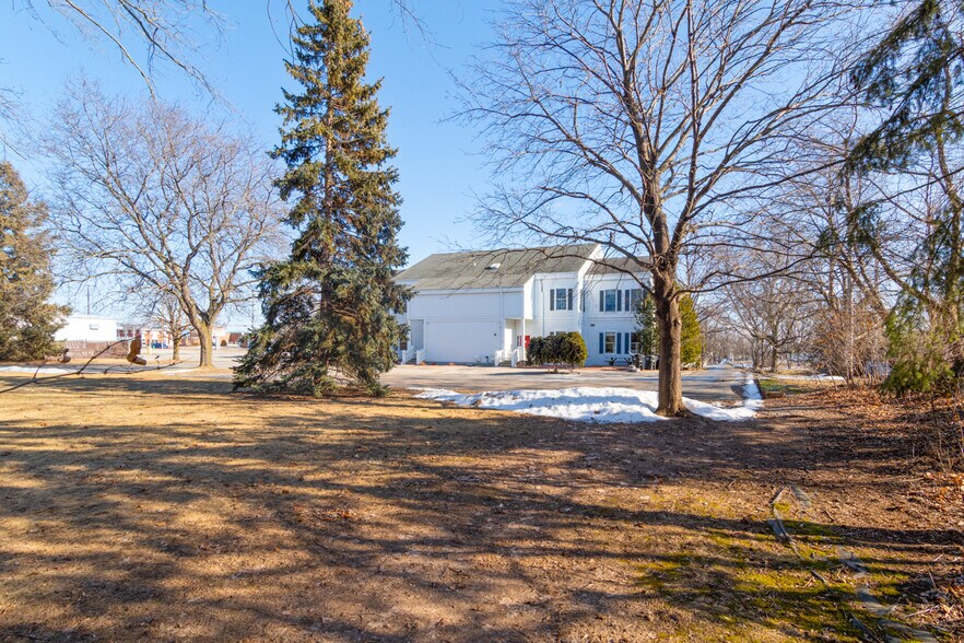More Photos Of 2415 N Richmond St, Appleton Freestanding For Sale