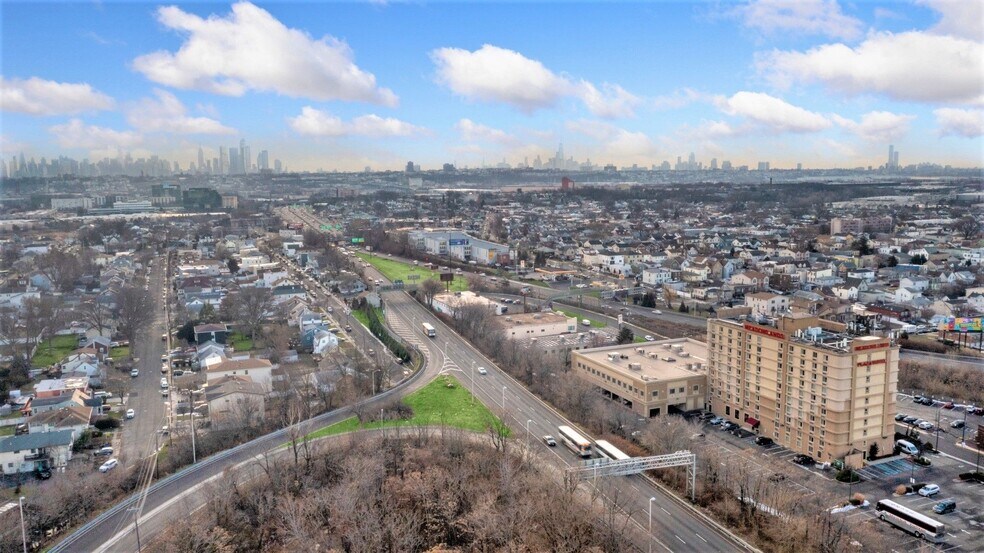 More Photos Of 40 Wood Ave, Secaucus Hotel For Lease