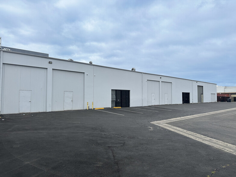 Primary Photo Of 3220-3226 W Pendleton Ave, Santa Ana Warehouse For Lease