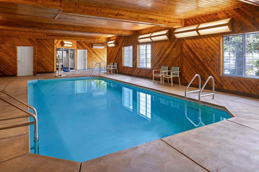 More Photos Of 8858 Spectrum Park Way, Bakersfield Hotel For Sale