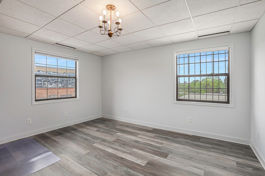 More Photos Of 2858 Franklin St, Avondale Estates Office For Lease