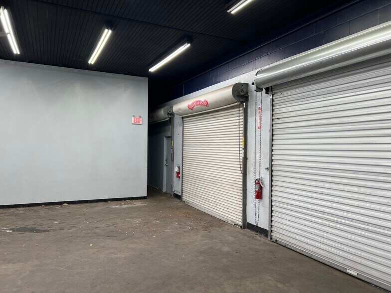 More Photos Of 328 W Brandon Blvd, Brandon Freestanding For Lease