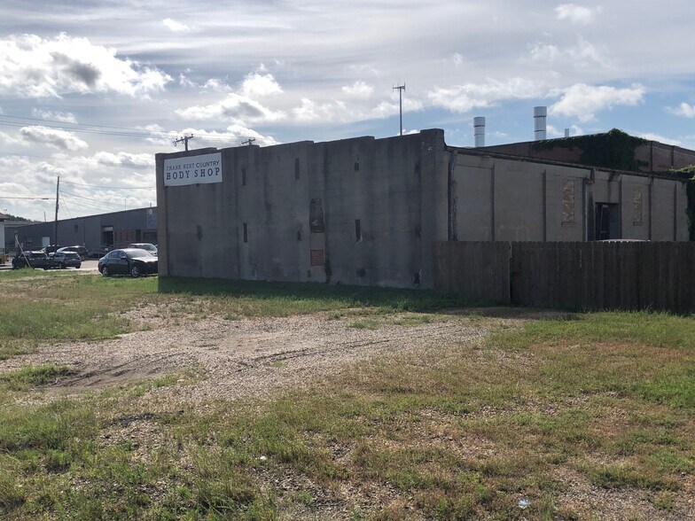 More Photos Of 310 S 9th St, Corsicana Manufacturing For Sale