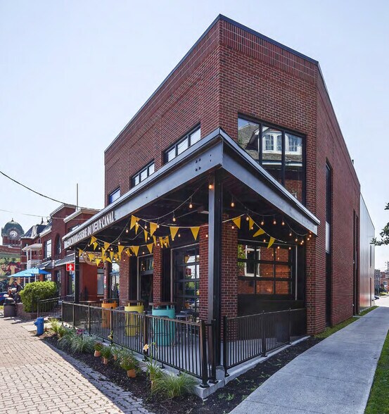 More Photos Of 299 Rue Victoria, Salaberry-de-valleyfield General Retail For Sale