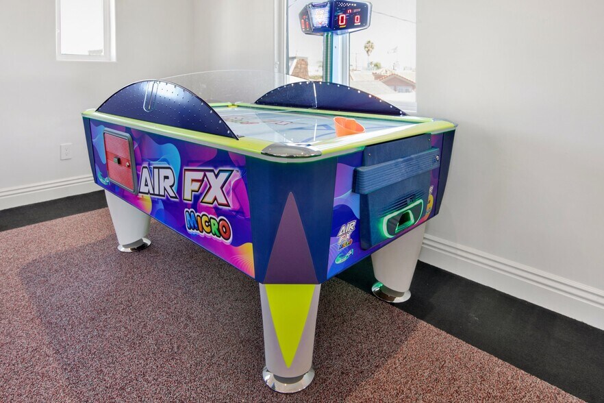 More Photos Of 5121 E Ocean Blvd, Long Beach Apartments For Sale